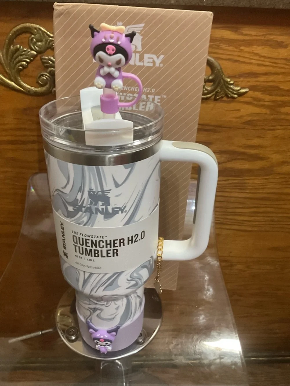 Stanley Marble Pattern Quencher H2.0 Tumbler in White and Lavender - Picture 2 of 4